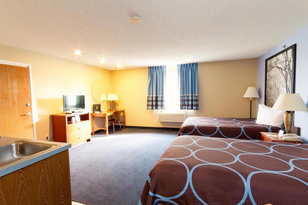 Super 8 By Wyndham Adrian Hotel Kültér fotó